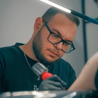 Andreas - The Black Hat Tattoo