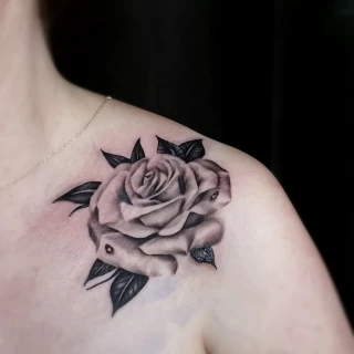 Rose on shoulder - Realism, Microrealism and Portrait Tattoo - Black Hat Tattoo Dublin - The Black Hat Tattoo