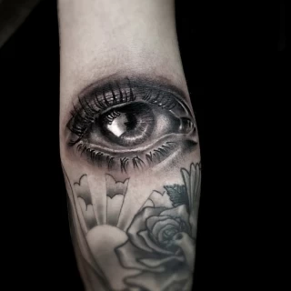 Eye - Realism, Microrealism and Portrait Tattoo - Black Hat Tattoo Dublin - The Black Hat Tattoo