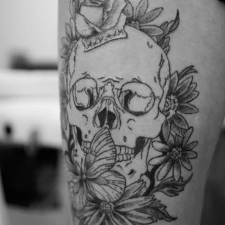 Back Hat Tattoo Nice 2023 - Melissa - Tattoo Artist Nice12 - The Black Hat Tattoo