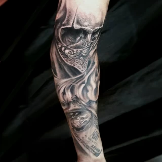 Skull - Realism, Microrealism and Portrait Tattoo - Black Hat Tattoo Dublin - The Black Hat Tattoo