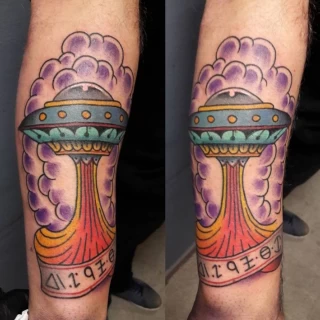 Flying saucer from outer space - OldSchool Tattoo - Black Hat Tattoo Dublin - The Black Hat Tattoo