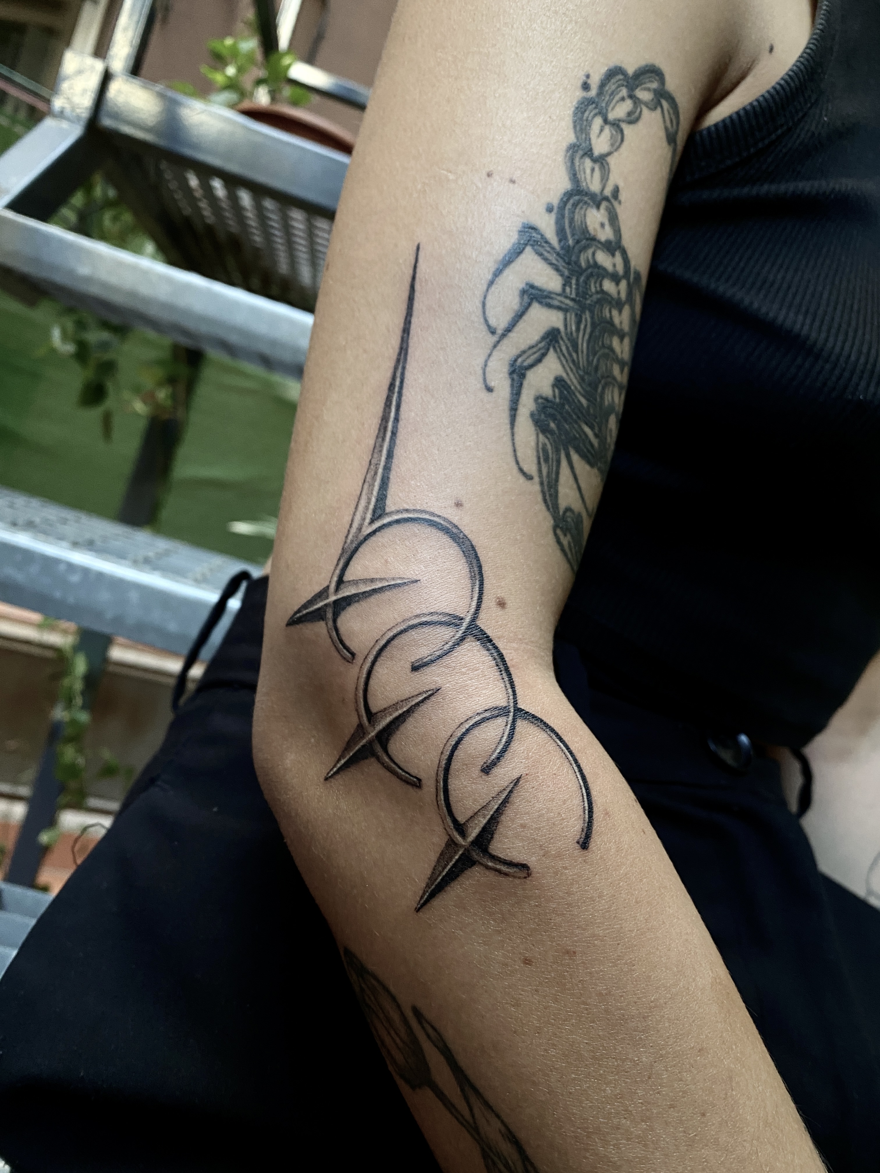 Batu Tattoo Artist - The Black Hat Tattoo