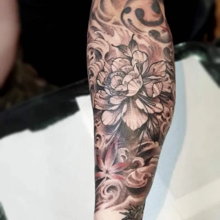 Mapple Tree Leave - Tattoo Neotraditionnal - Black Hat Tattoo Dublin - The Black Hat Tattoo