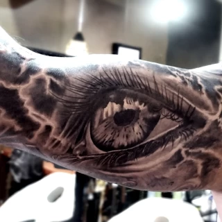 Eye on arm - Realism, Microrealism and Portrait Tattoo - Black Hat Tattoo Dublin - The Black Hat Tattoo