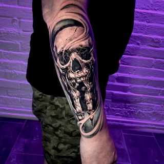 Rodrigo - guest artist - skull tattoo - black and grey -realism - the black hat tattoo Dublin- 2025 - The Black Hat Tattoo