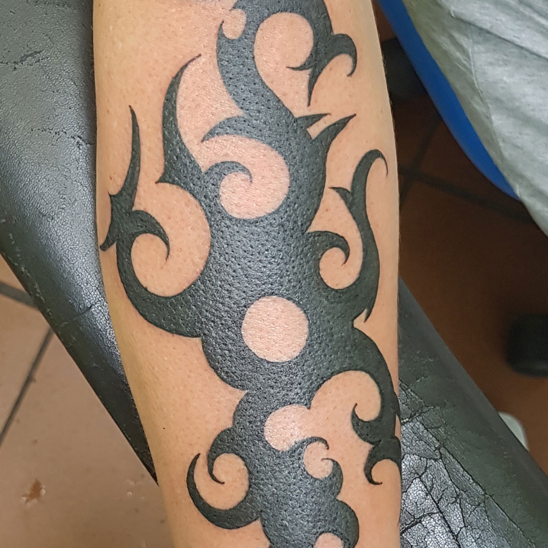 Back Hat Tattoo Nice 2023 - Nad Savarino - Tattoo Artist Guest Nice9 - The Black Hat Tattoo