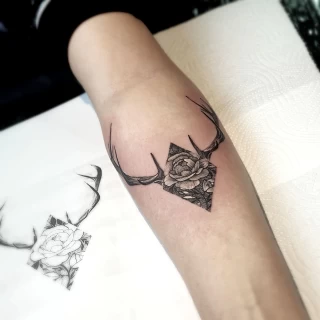 Deer Tattoo - Dublin - Minimal microrealism - The Black Hat Tattoo