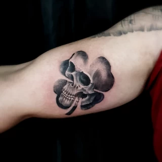 Clover skull - Skull Tattoo - Black Hat Tattoo Dublin - The Black Hat Tattoo