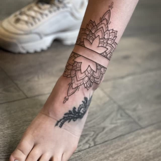 geometric lines and flowers - Ornemental Tattoo- Black Hat Tattoo Dublin - The Black Hat Tattoo