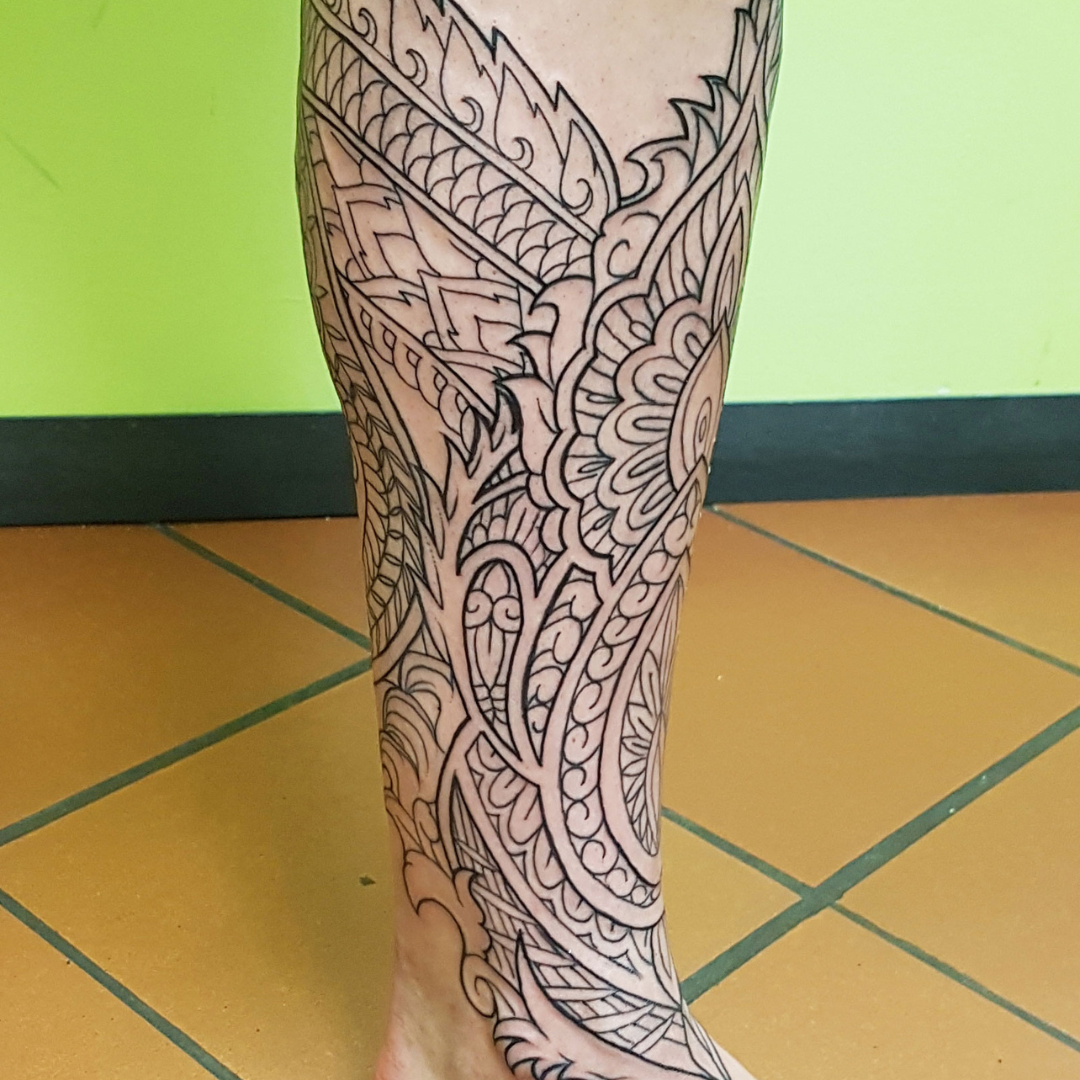 Back Hat Tattoo Nice 2023 - Nad Savarino - Tattoo Artist Guest Nice10 - The Black Hat Tattoo