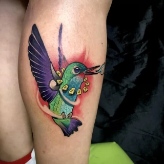 humming bird Tattoo - Tattoo Neotraditionnal - Black Hat Tattoo Dublin - The Black Hat Tattoo