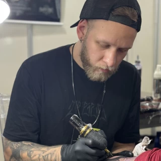 Leonardo - The Black Hat Tattoo