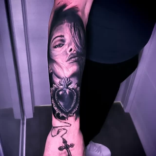 woman face color - Realism, Microrealism and Portrait Tattoo - Black Hat Tattoo Dublin - The Black Hat Tattoo
